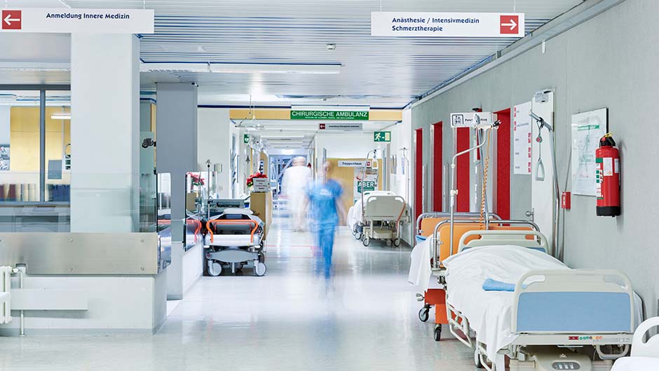 Krankenhaus Rating Report: Wirtschaftliche Lage deutscher Krankenhäuser hat sich 2020 durch Pandemie-Hilfen verbessert