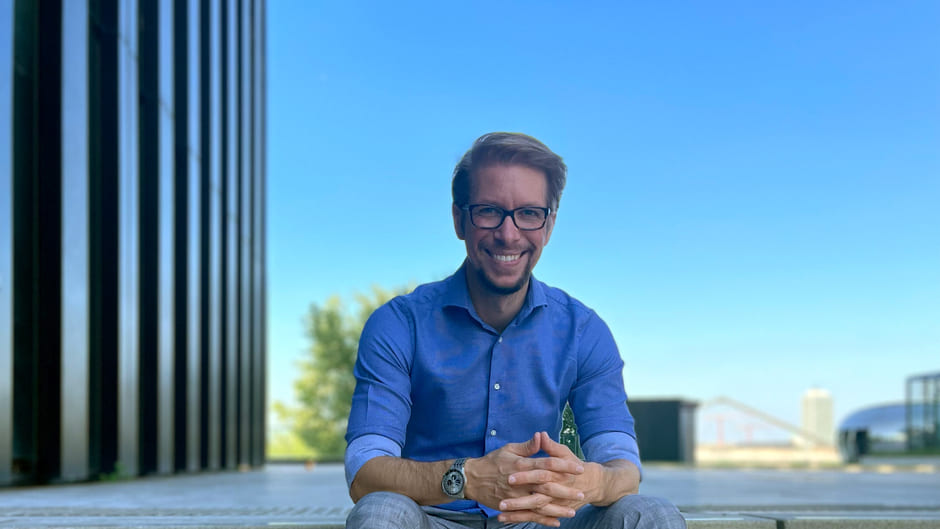 FOM Dozent Alexandros Manakos: „Der Bedarf an ausgebildeten Cyber Security Professionals ist extrem hoch“