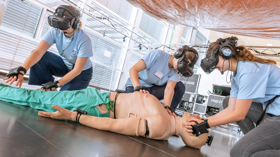Rettungskräfte trainieren mit Mixed Reality realitätsnahe Unfallszenarien