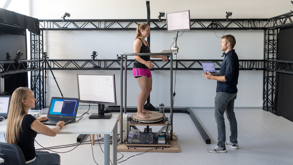 GyroTrainer mit KI: Individuelles Trainingsgerät für den Rücken entwickelt