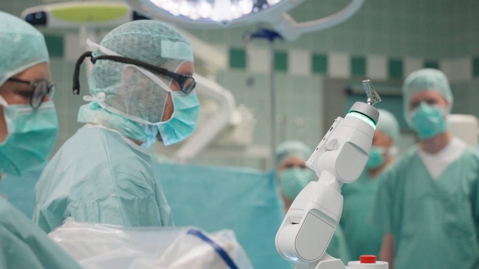 Waldkliniken Eisenberg investieren 6 Millionen Euro in experimentelle Orthopädie und einen OP-Roboter mit KI-Unterstützung