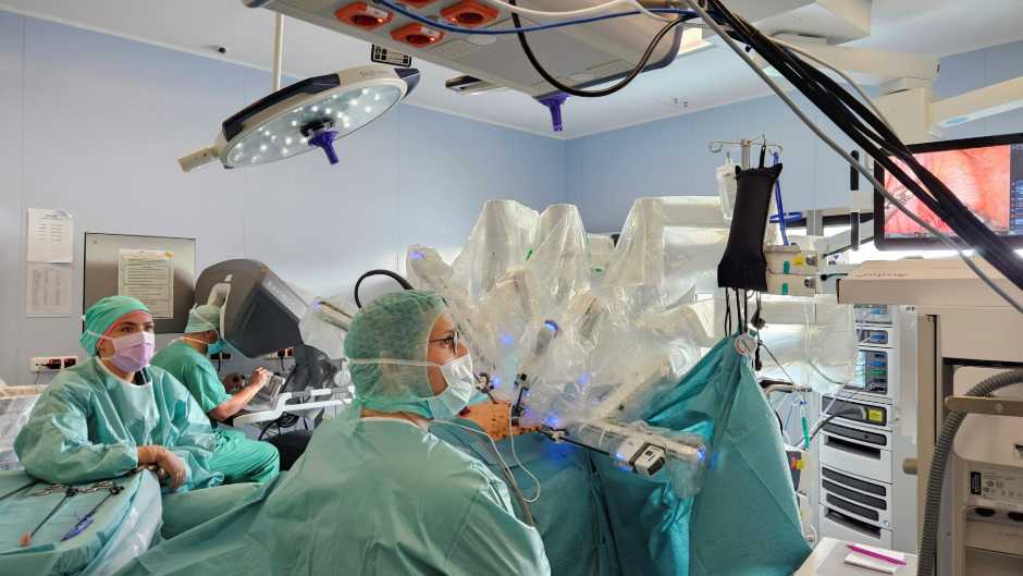 Uni-Klinikum Minden führt erste roboterassistierte Thoraxoperationen mit DaVinci-System durch