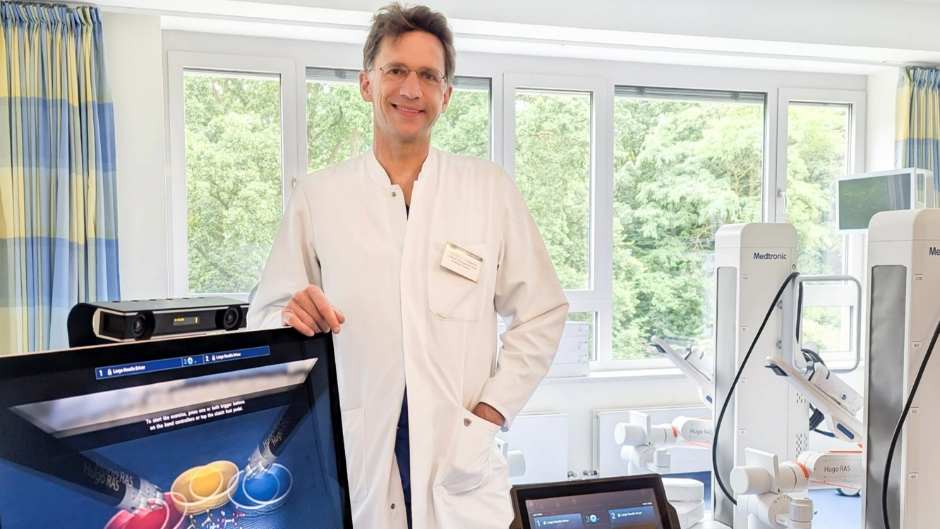 Zweites roboterassistiertes OP-System stärkt moderne Chirurgie am Israelitischen Krankenhaus Hamburg