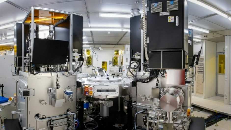 Fraunhofer IPMS verbessert Anlagentechnik für hochauflösende Mikrodisplays – Potenzial für medizinische Bildgebung und Klinik-IT