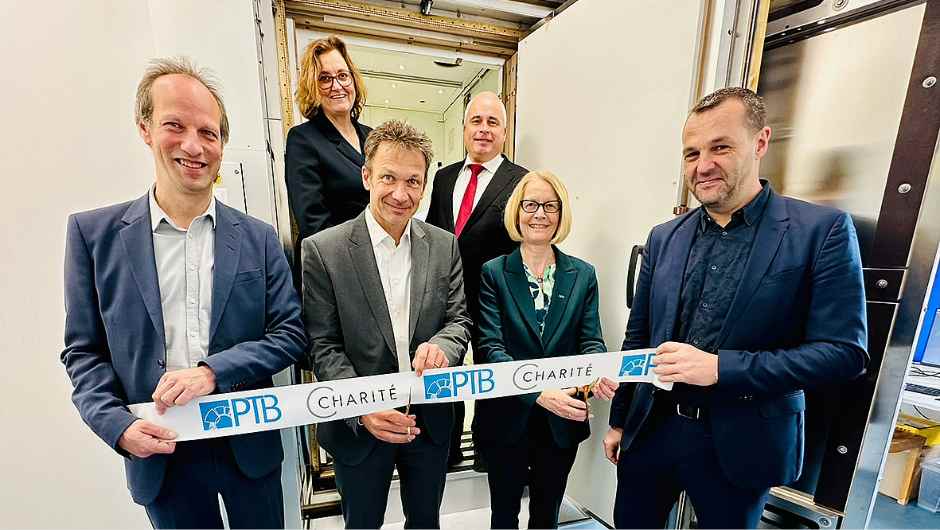 Zentrum für biomagnetische Hirnforschung in Berlin eröffnet  Charité und PTB erforschen Krankheiten mit neuartigen Quantensensoren