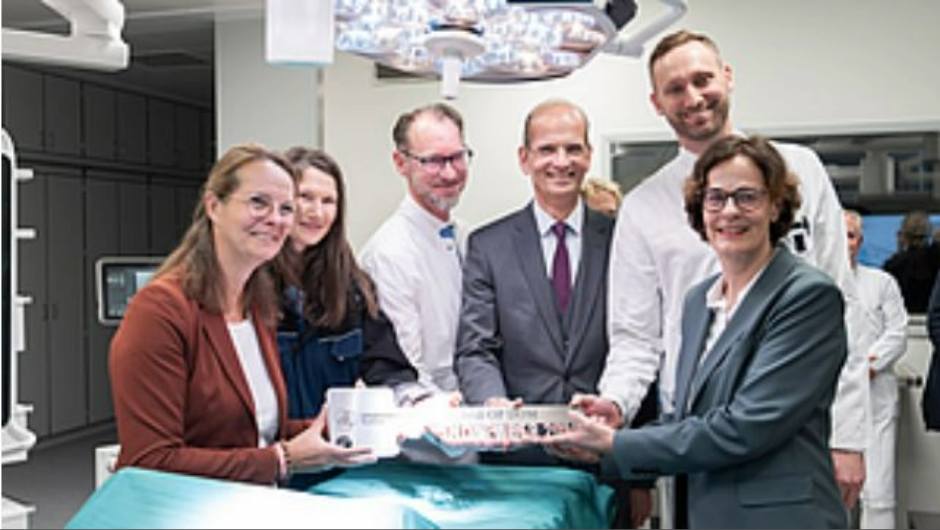 Universitätsmedizin Rostock eröffnet High-End-Hybrid-OP für Gefäß- und Neurochirurgie