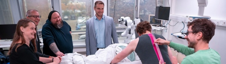 Projektstart PostureCare: Prävention von Rückenbeschwerden in der Pflege