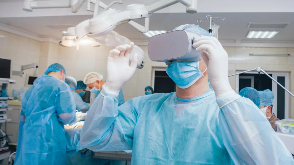 Virtuelle Realität verbessert Wissensvermittlung: UDE führt VR‑Reanimationstraining ein Virtuelle Realität verbessert Wissensvermittlung: UDE führt VR‑Reanimationstraining ein