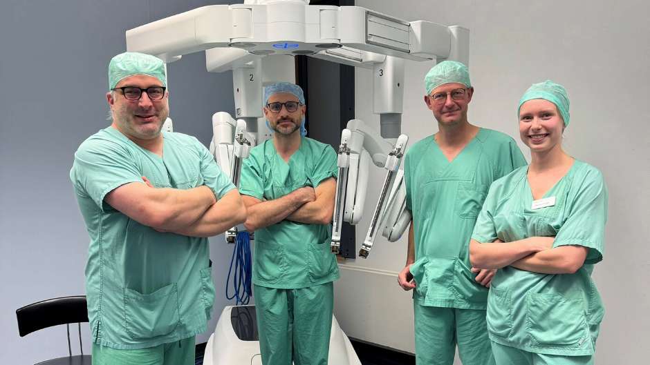 Premiere für Mitteldeutschland: Erste roboter-gestützte Bypass-Operationen am UKJ