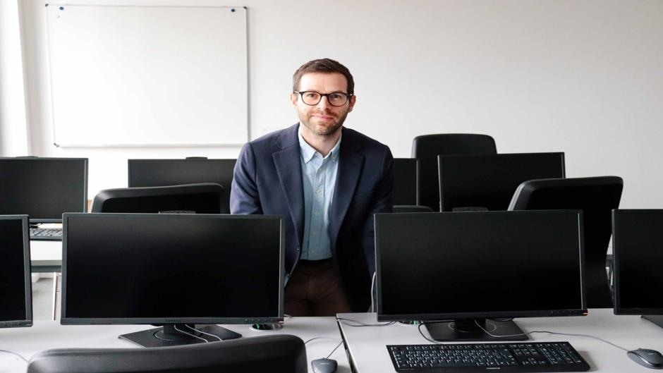 Studie untersucht KI-Einsatz in der Psychotherapie: Chancen, Grenzen und Akzeptanz