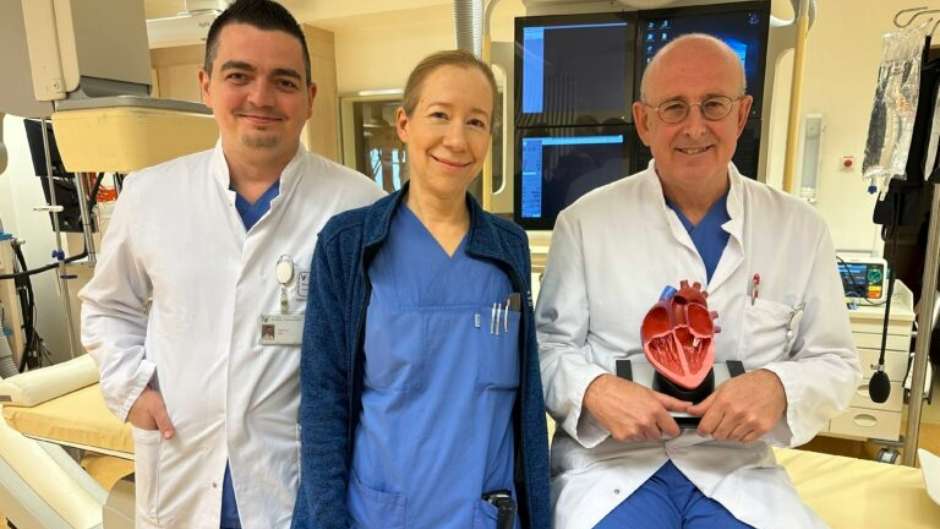 Erstmals Bluetooth-fähiger Defibrillator in Paderborn implantiert