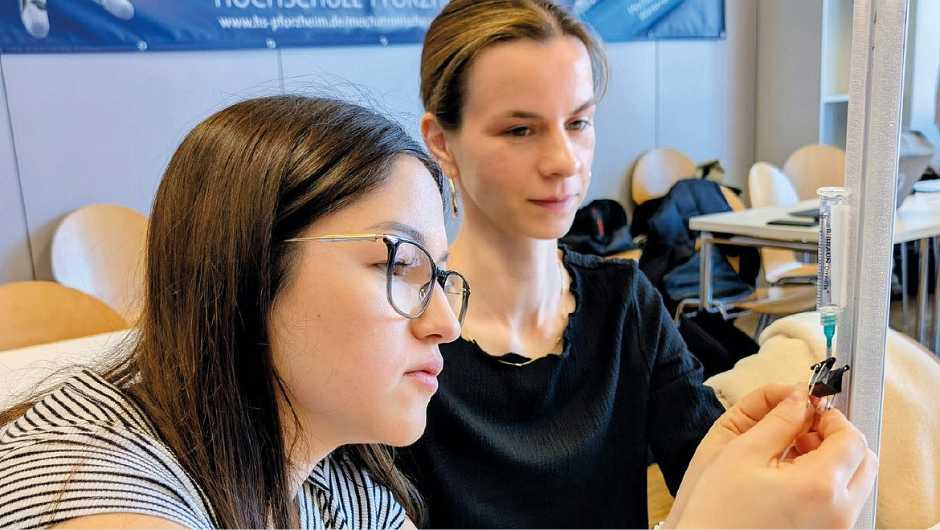 Medizintechnik-Studium bringt Hightech-Diagnostik in den Hörsaal und verbindet Forschung mit Praxis