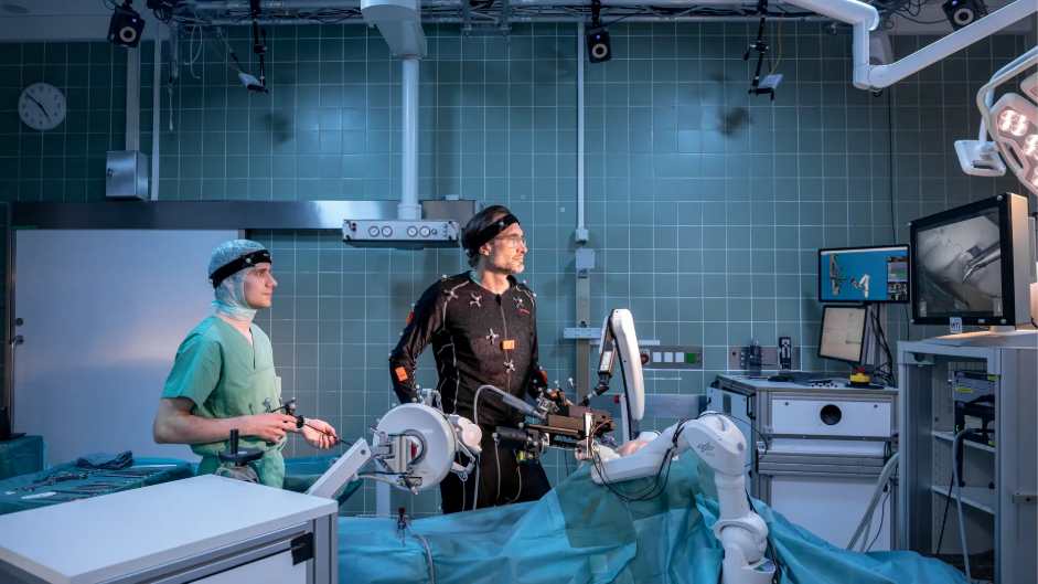 TUM erforscht KI-gestützte Roboterassistenz für den Operationssaal der Zukunft