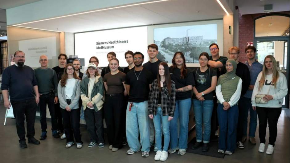 Von Röntgen bis MRT: Studierende der Technischen Hochschule Ingolstadt erleben 125 Jahre Medizintechnik